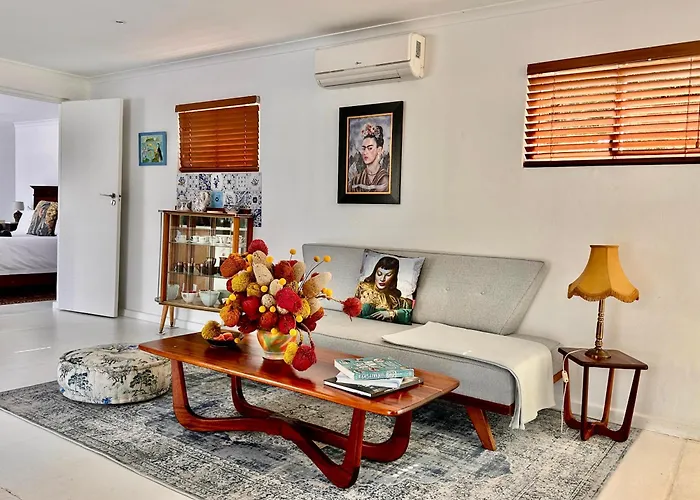 Flat With Panoramic Views Of Table Mountain & City
