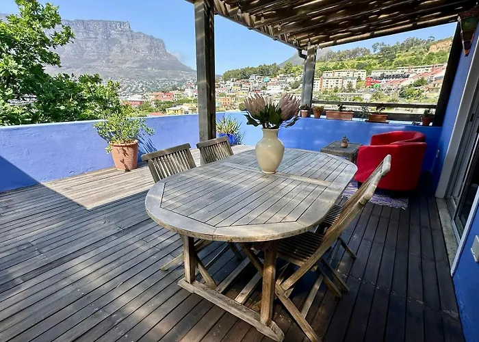 Flat With Panoramic Views Of Table Mountain & City