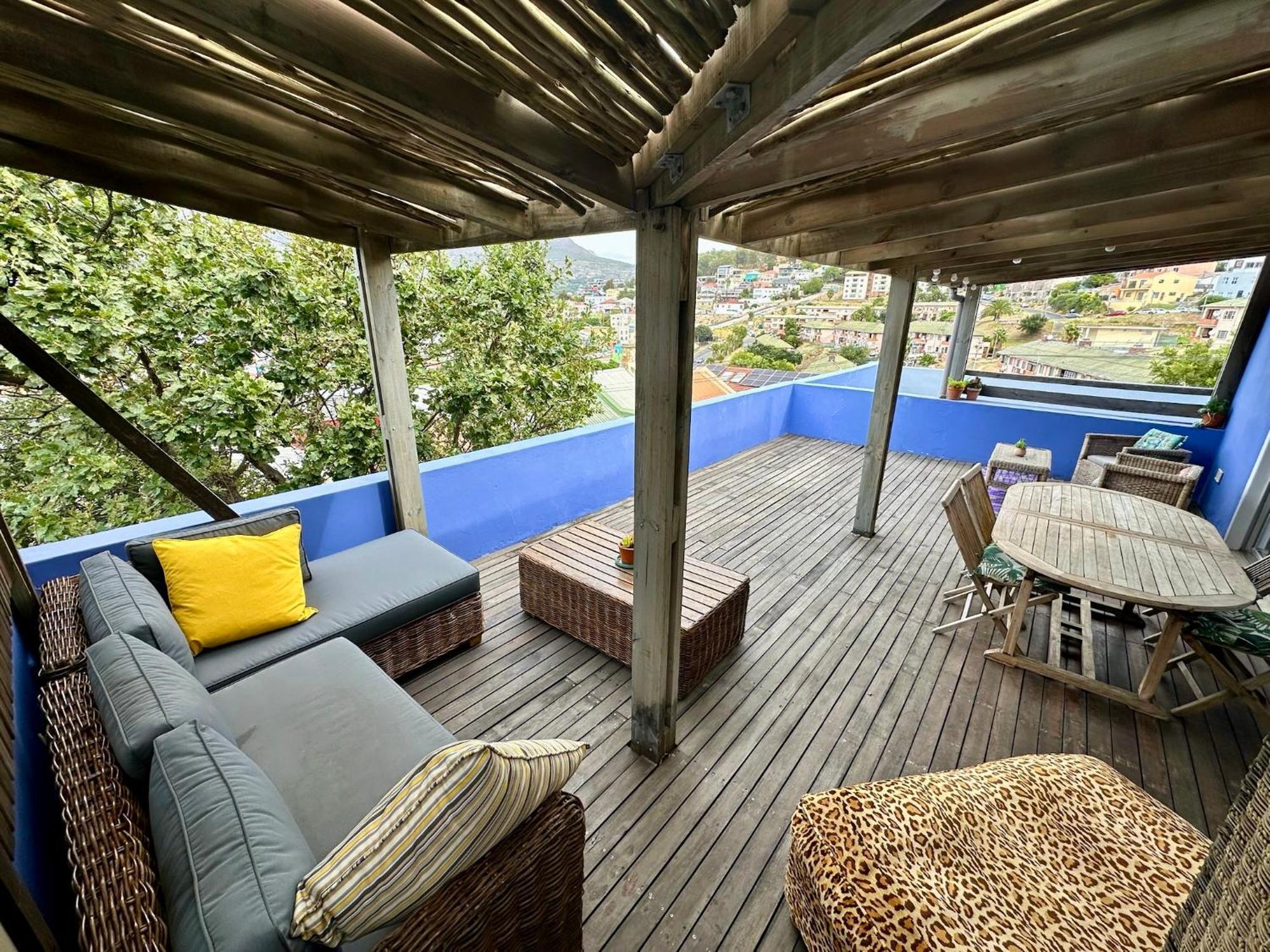 Flat With Panoramic Views Of Table Mountain & *