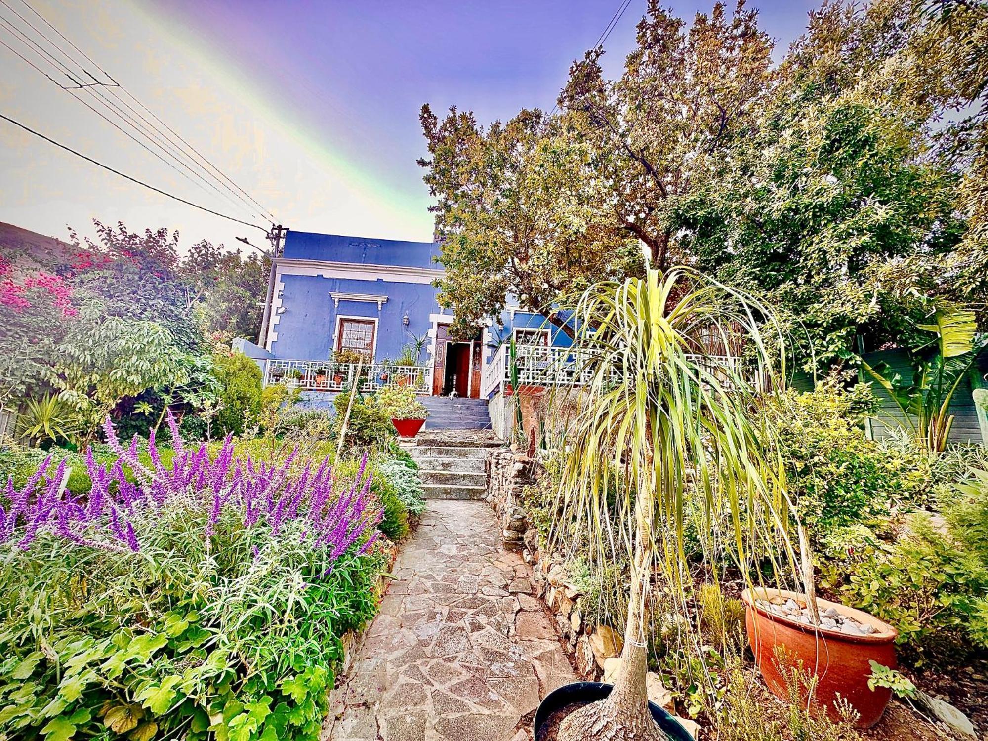 Flat With Panoramic Views Of Table Mountain &