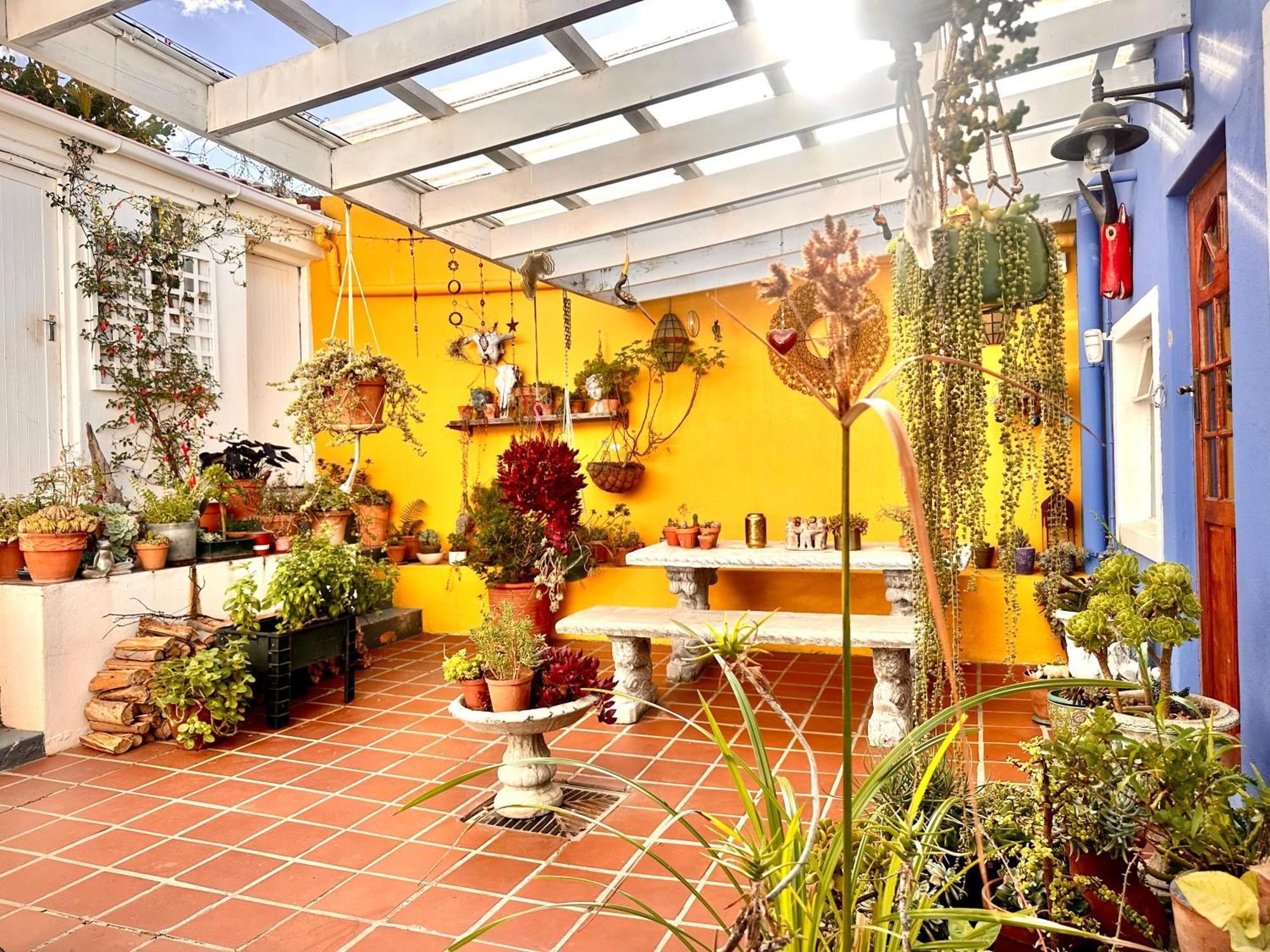 Flat With Panoramic Views Of Table Mountain &